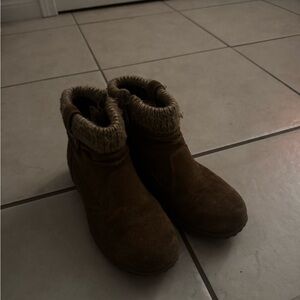 Khombu Tan and Black Faux Fur Boots